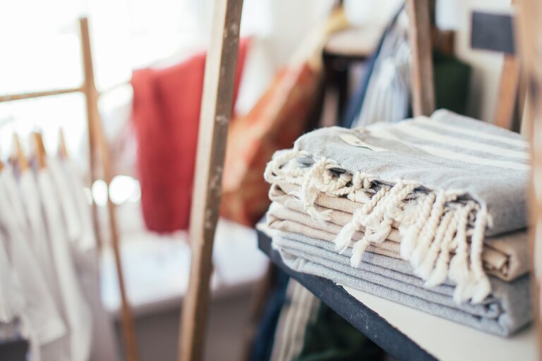 Cum alegi textilele potrivite pentru o locuință confortabilă